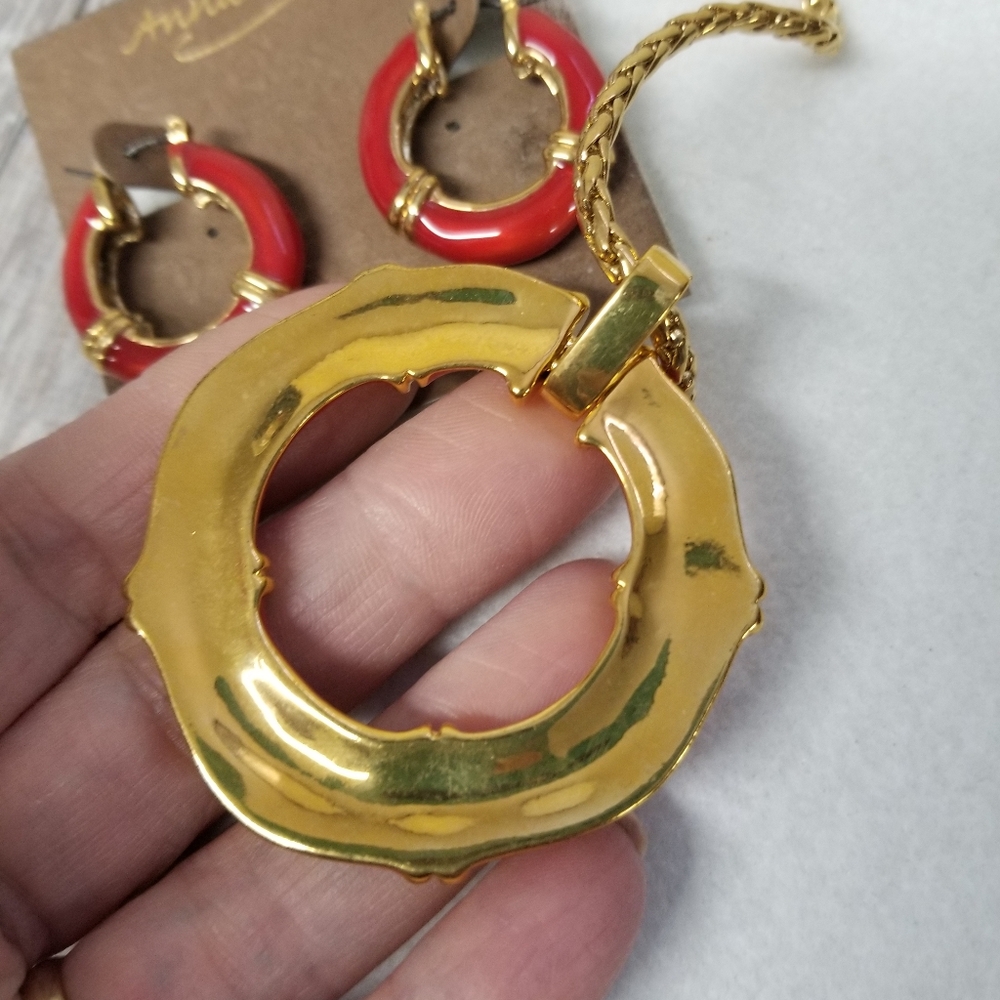 Anna & Ava Red/Goldtone Jewelry set - Picture 8 of 10